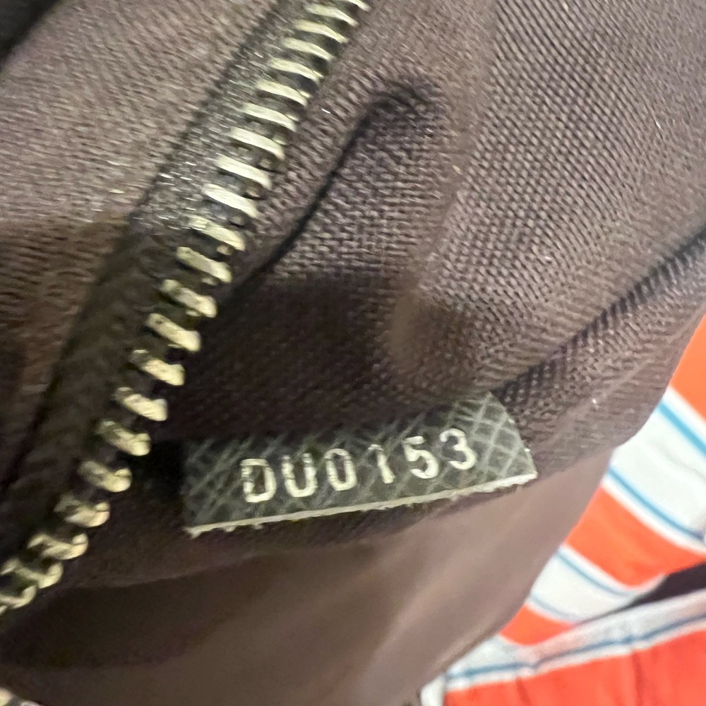 Louis Vuitton Taiga Milo Glacier Messenger Bag - Picture 16 of 16